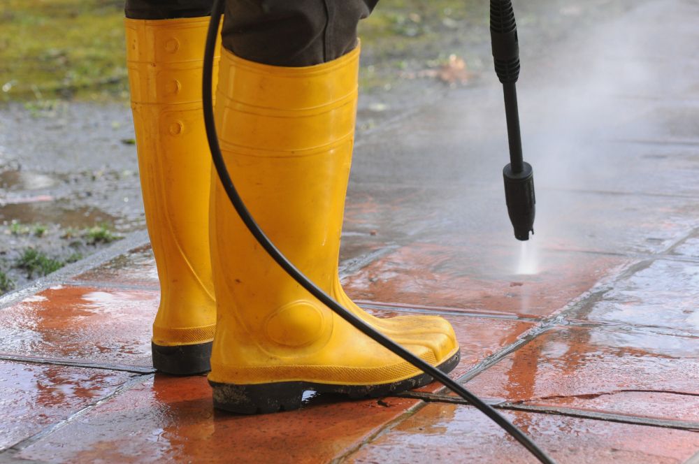 Driveway pressure cleaning for a spotless, fresh look